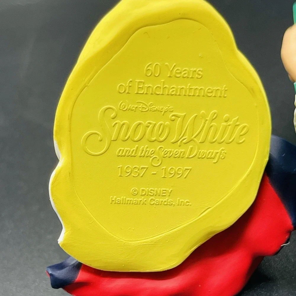 Hallmark keepsake snow